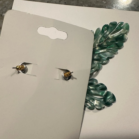 Iridescent Green Leaf/ Palm long earrings - Picture 3 of 5